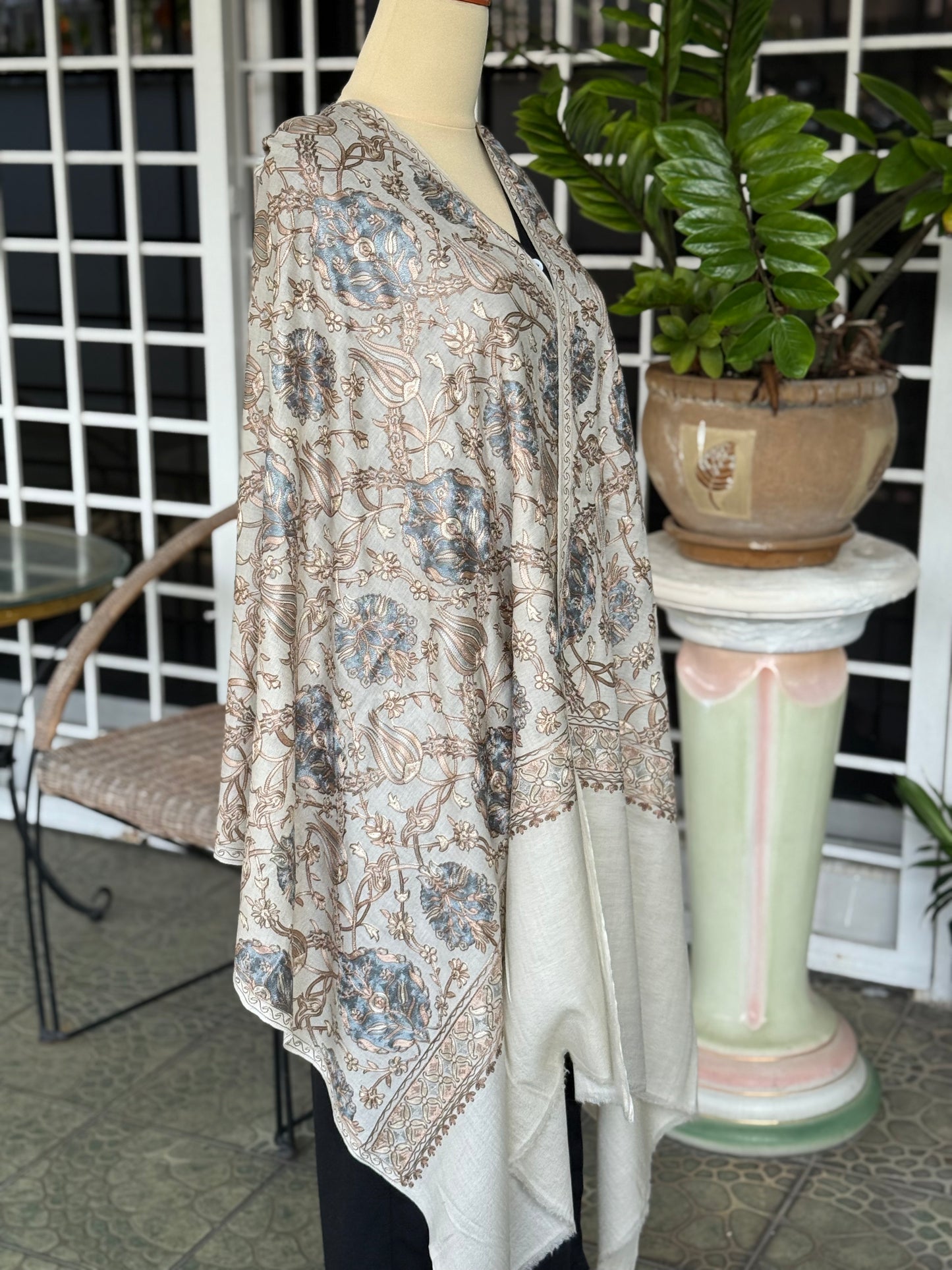 Tulip Stole Beige
