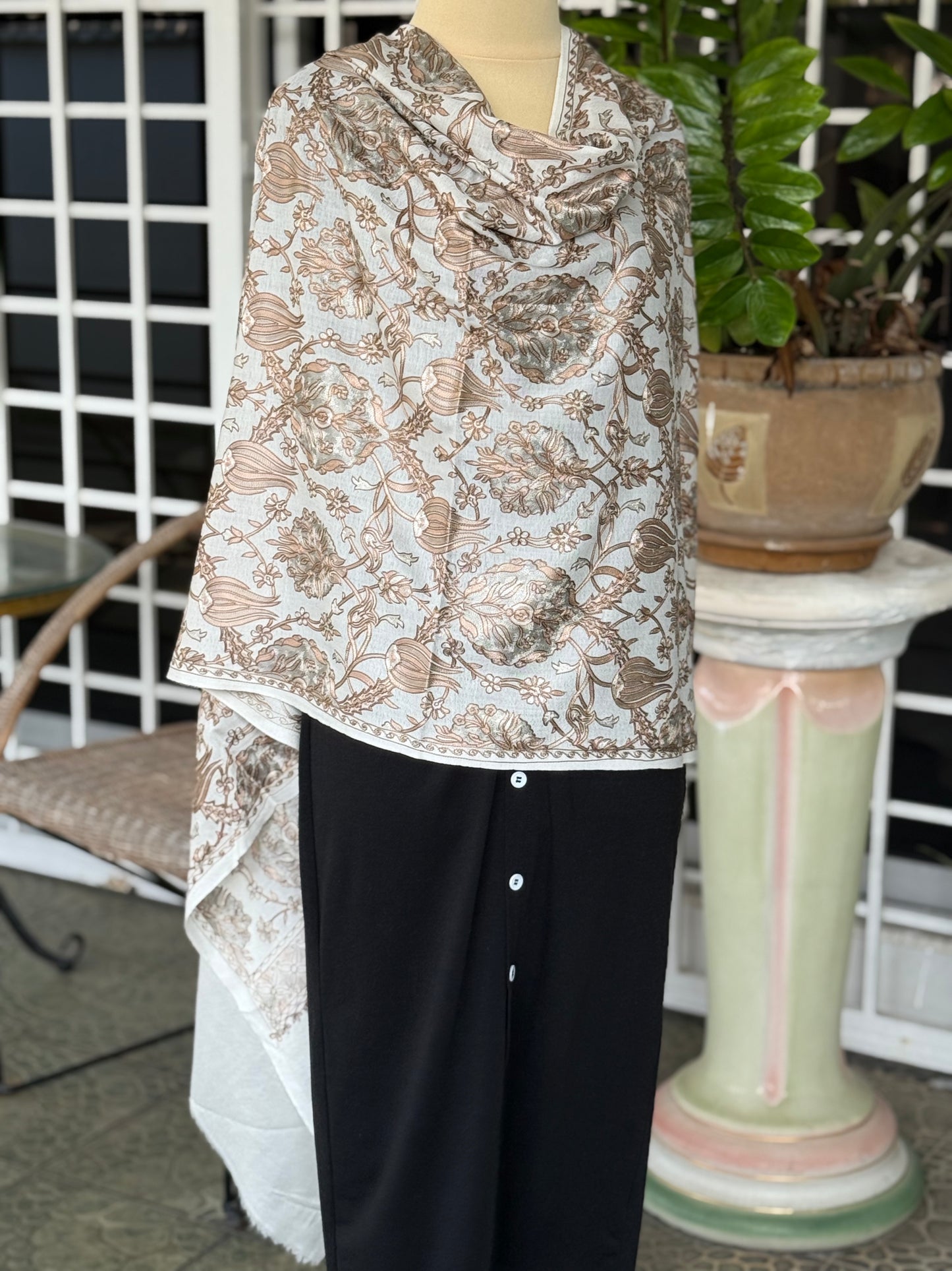 Tulip Stole Beige