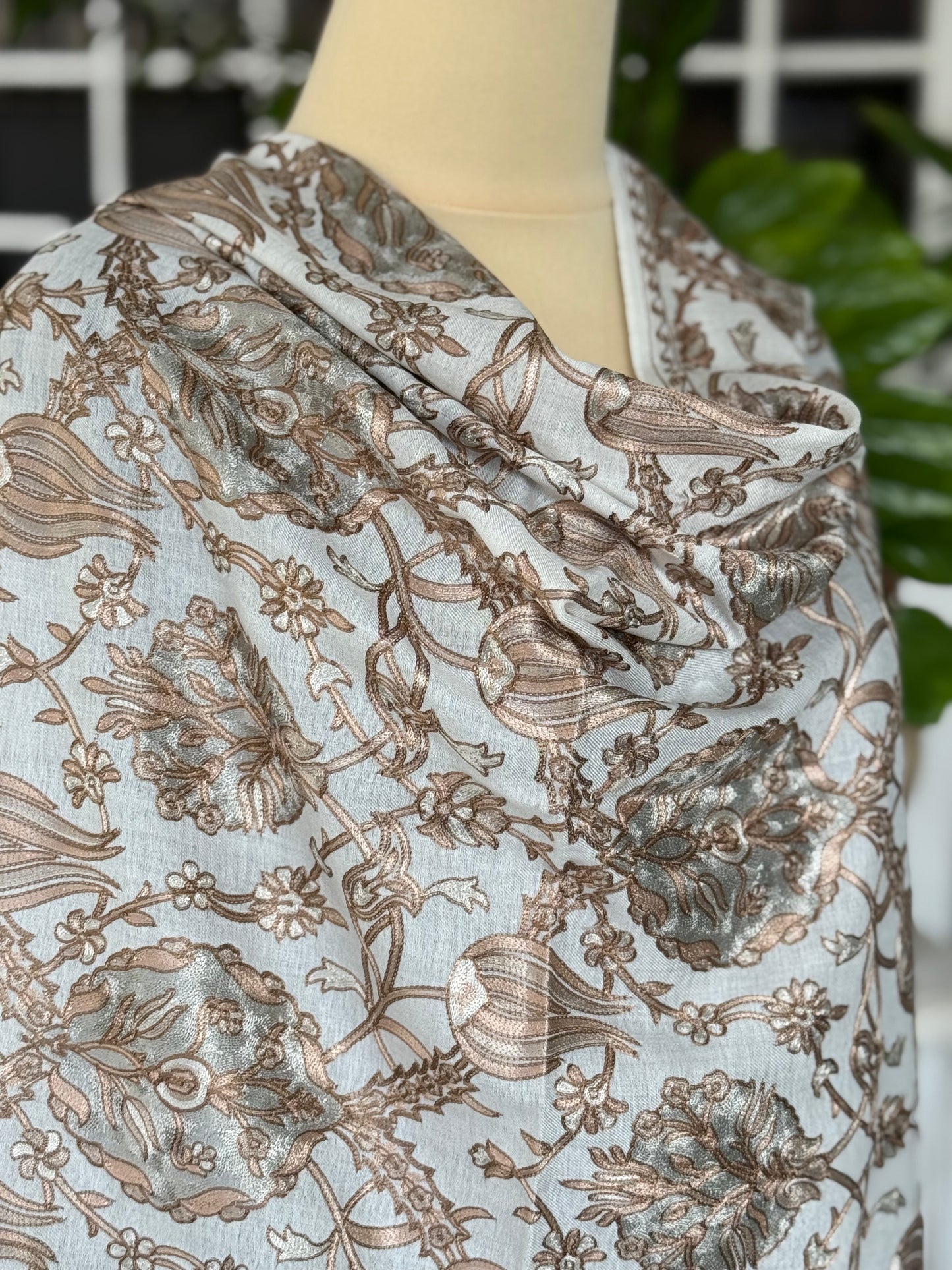Tulip Stole Beige