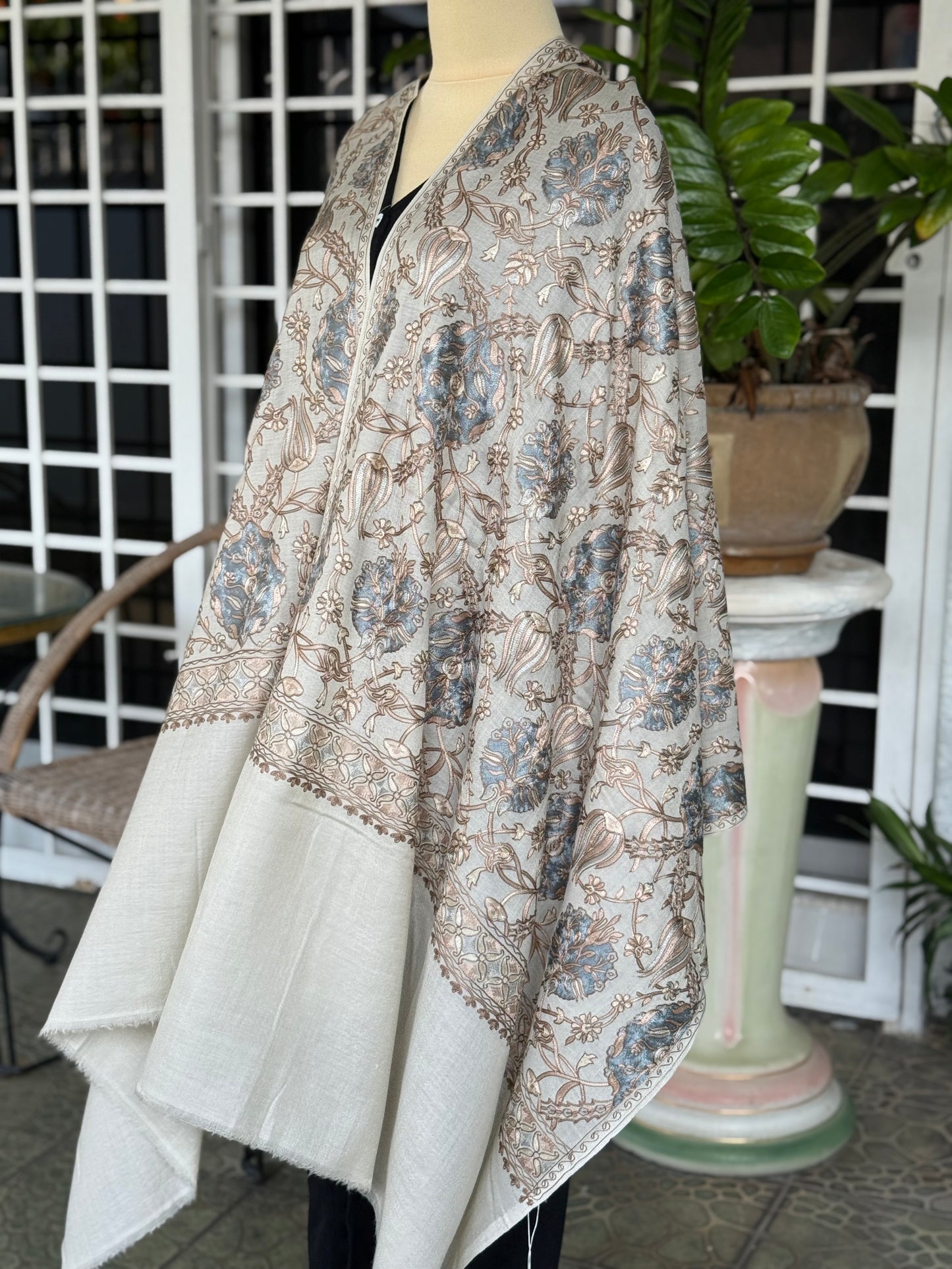 Tulip Stole Beige