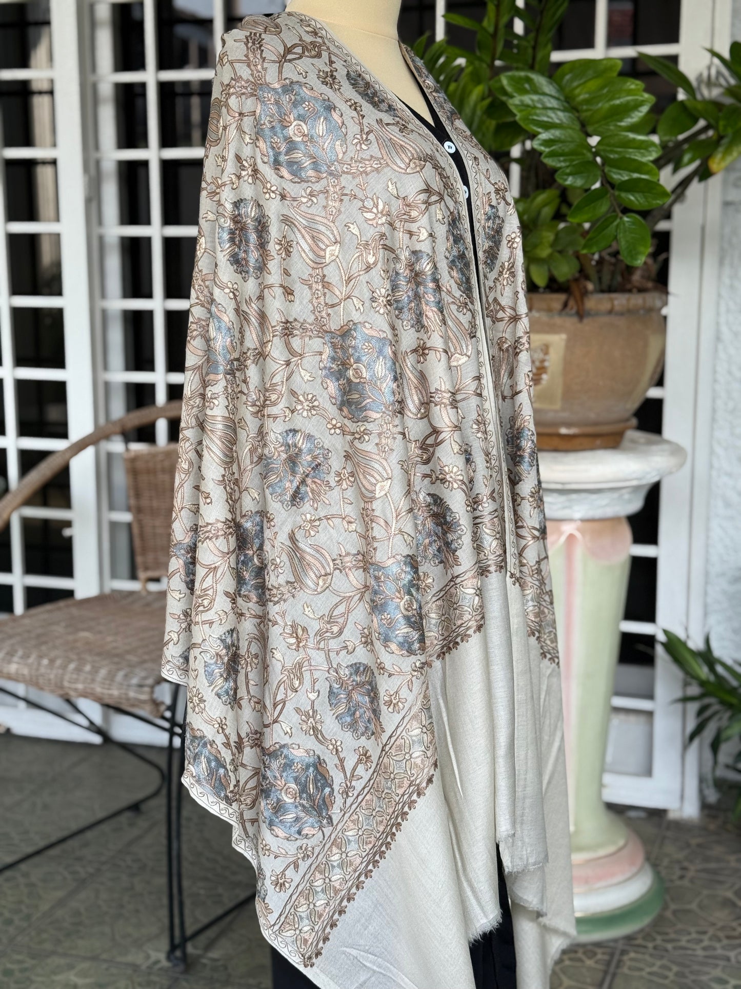 Tulip Stole Beige