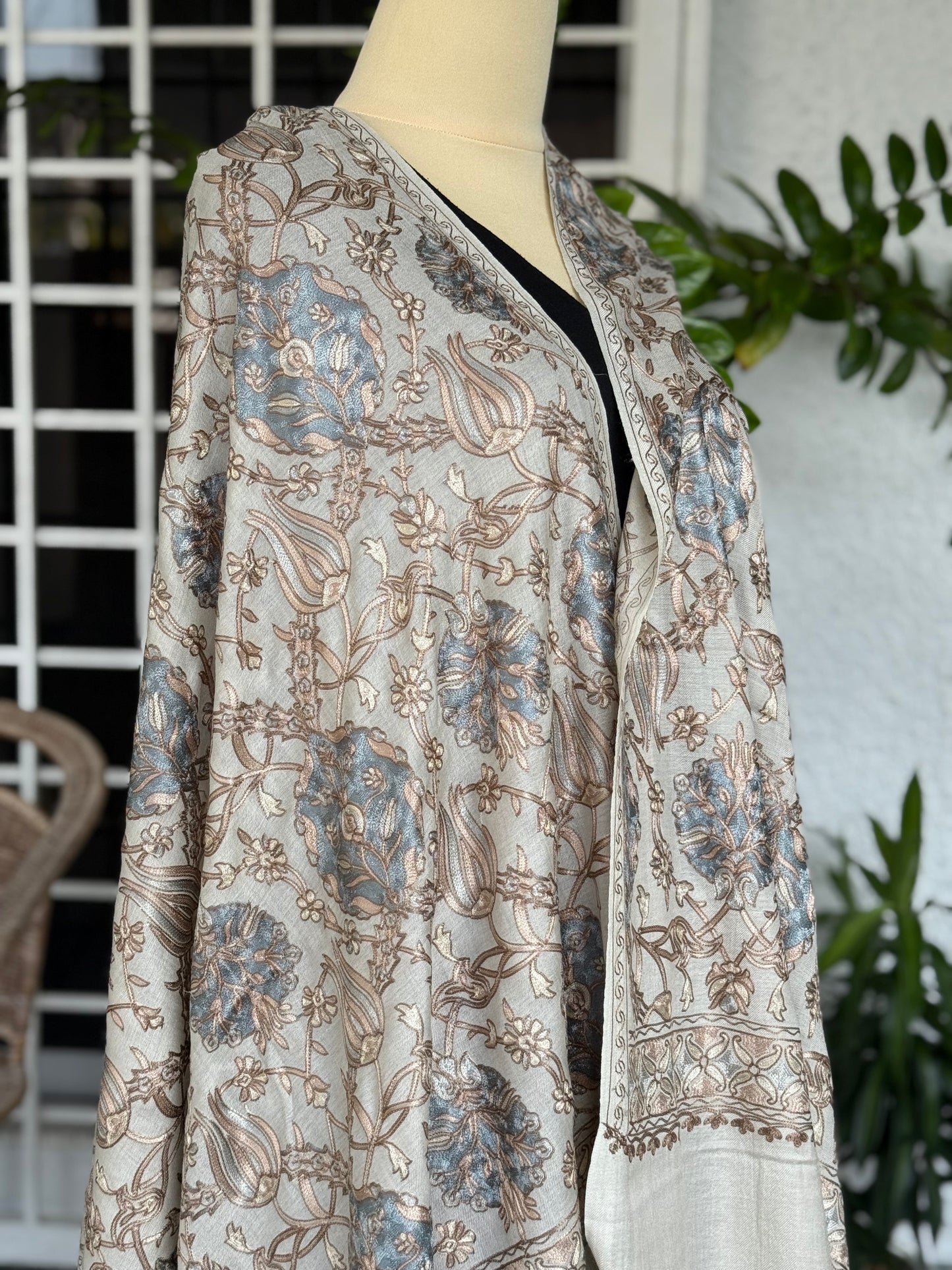 Tulip Stole Beige